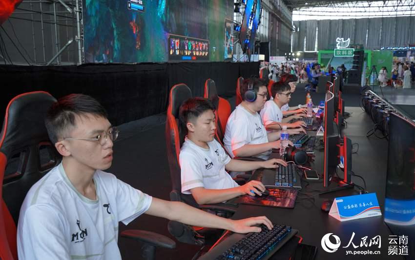 现代足球 现代足球