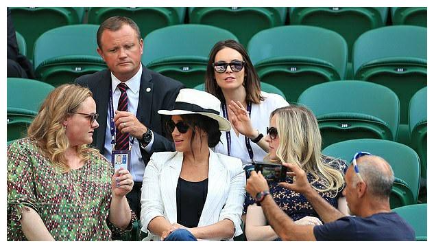 世体：拉菲尼亚和阿劳霍100%将出战赫罗纳，德容则有望出战.